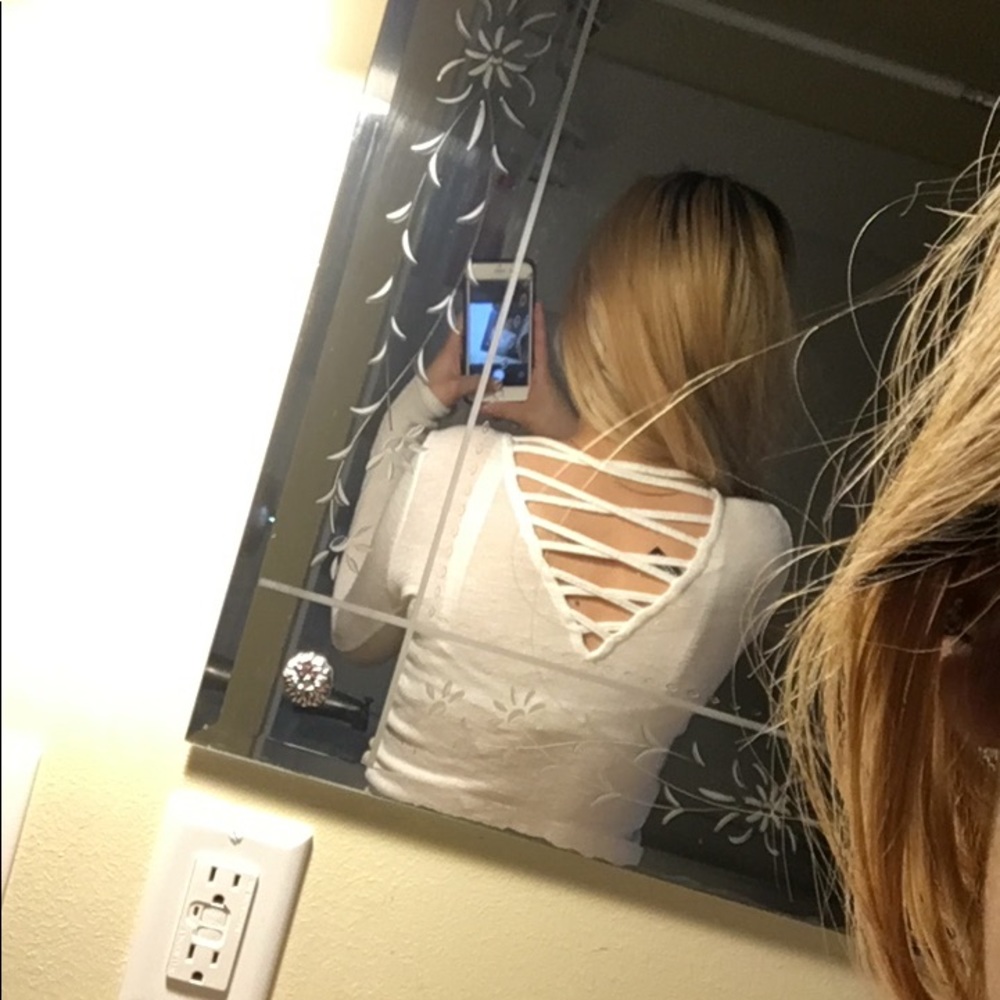 3/$30 💕H&M cross back top